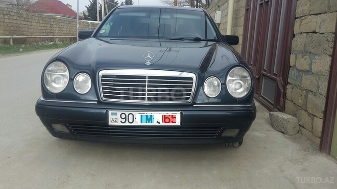 Mercedes E 220 1999, 317,000 km - 2.2 l - Bakı