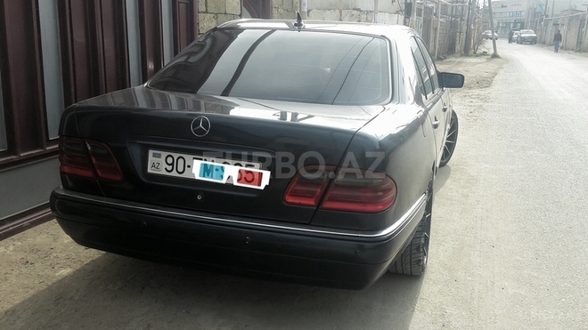 Mercedes E 220 1999, 317,000 km - 2.2 l - Bakı
