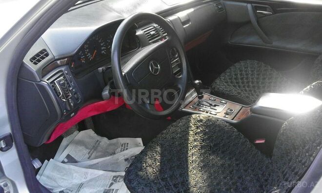 Mercedes E 220 1997, 175,000 km - 2.2 л - Sumqayıt