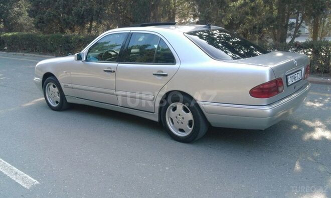 Mercedes E 220 1997, 175,000 km - 2.2 л - Sumqayıt