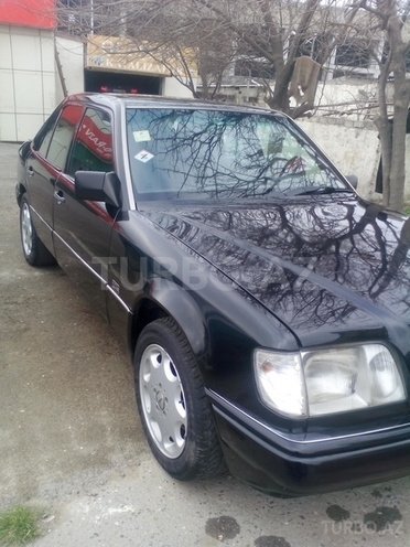 Mercedes E 200 1995, 224,000 km - 2.2 l - Bakı