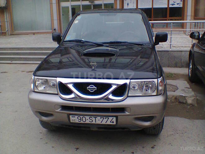 Nissan Terrano 2000, 175,000 km - 2.4 l - Bakı