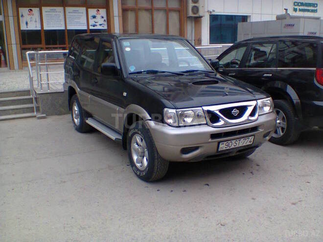 Nissan Terrano 2000, 175,000 km - 2.4 l - Bakı