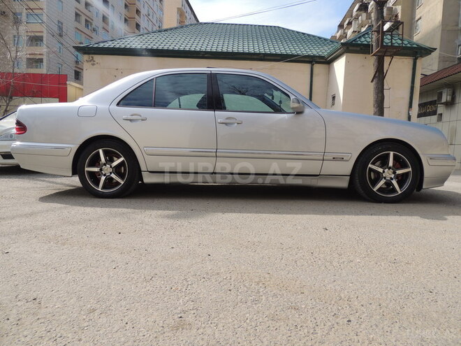 Mercedes E 220 2000, 212,000 km - 2.2 л - Bakı