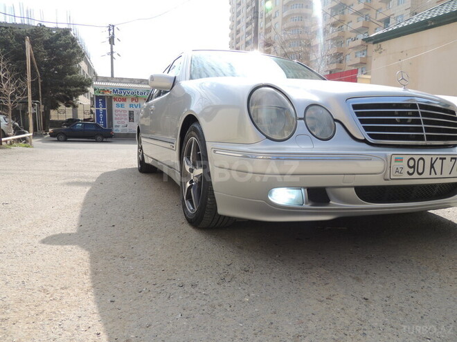 Mercedes E 220 2000, 212,000 km - 2.2 л - Bakı