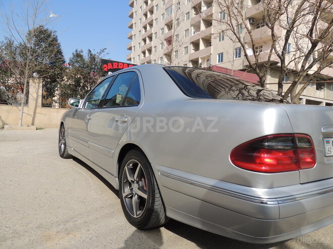 Mercedes E 220 2000, 212,000 km - 2.2 л - Bakı