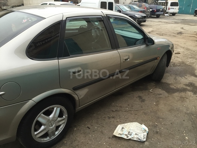 Opel Vectra 1997, 136,000 km - 1.8 l - Bakı
