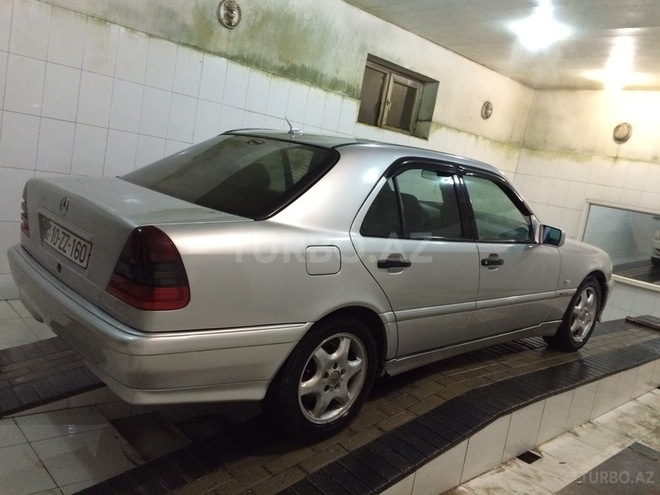 Mercedes C 230 1999, 176,000 km - 2.4 l - Bakı