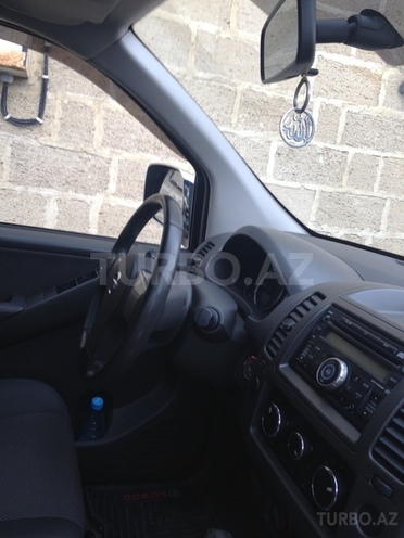 Nissan Navara 2014, 75,000 km - 2.5 l - Bakı