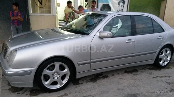 Mercedes E 240 2000, 190,000 km - 2.6 l - Bakı