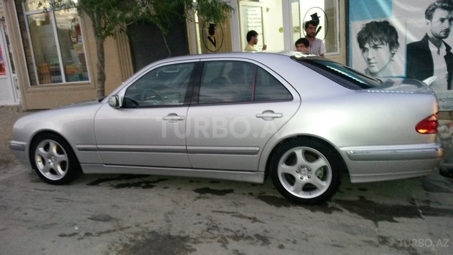 Mercedes E 240 2000, 190,000 km - 2.6 l - Bakı