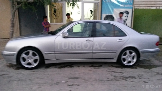 Mercedes E 240 2000, 190,000 km - 2.6 l - Bakı