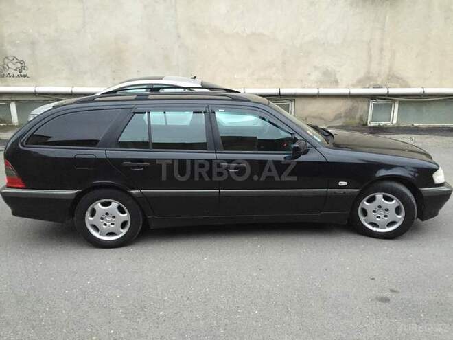 Mercedes C 220 2000, 230,000 km - 2.2 l - Bakı