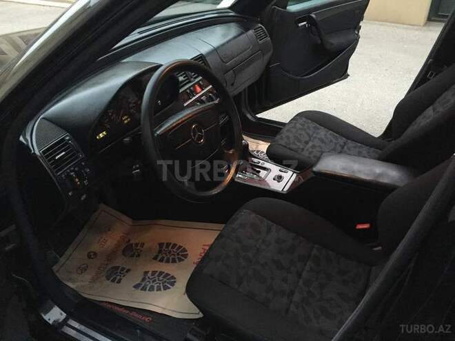 Mercedes C 220 2000, 230,000 km - 2.2 l - Bakı