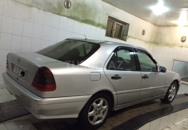 Mercedes C 240 1999, 167,000 km - 2.4 l - Bakı