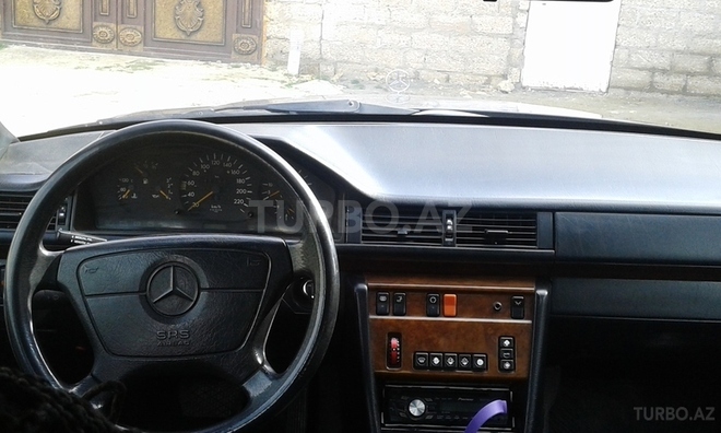 Mercedes E 250 1994, 474,980 km - 2.5 l - Bakı