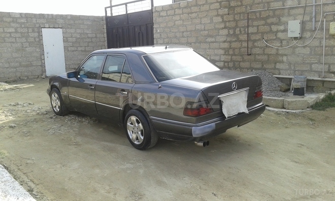 Mercedes E 250 1994, 474,980 km - 2.5 l - Bakı
