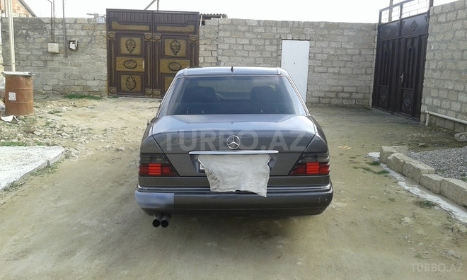 Mercedes E 250 1994, 474,980 km - 2.5 l - Bakı