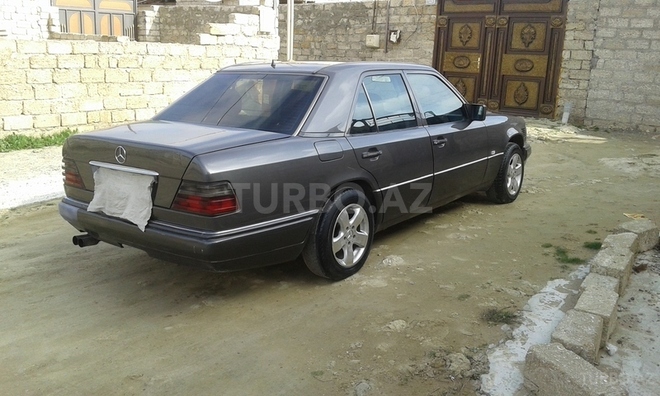 Mercedes E 250 1994, 474,980 km - 2.5 l - Bakı
