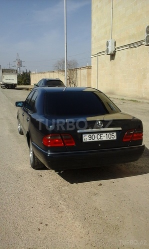 Mercedes E 240 1999, 164,000 km - 2.4 l - Bakı