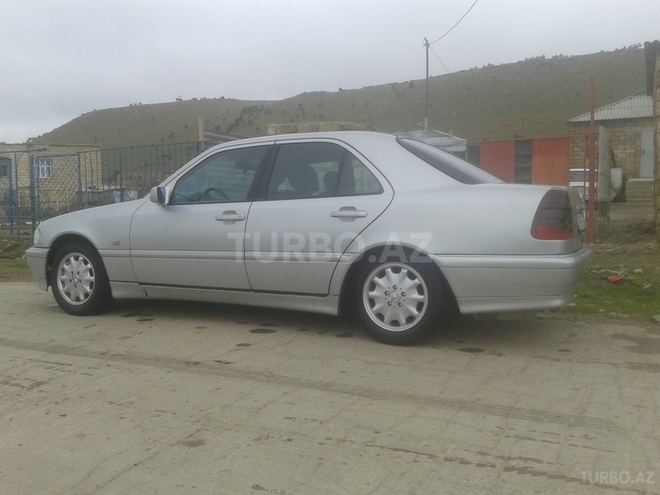 Mercedes C 220 1998, 238,000 km - 2.2 l - Bakı