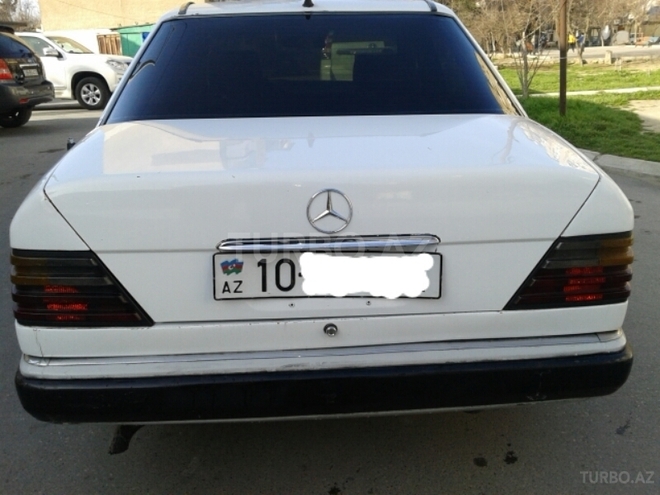 Mercedes E 200 1991, 250,000 km - 2.0 l - Bakı