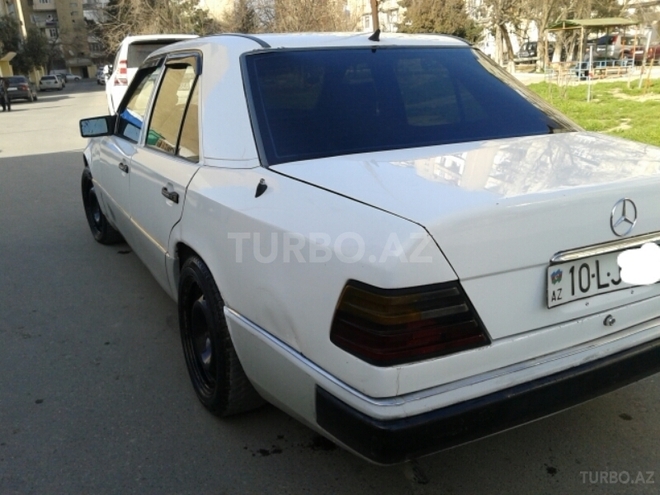Mercedes E 200 1991, 250,000 km - 2.0 l - Bakı