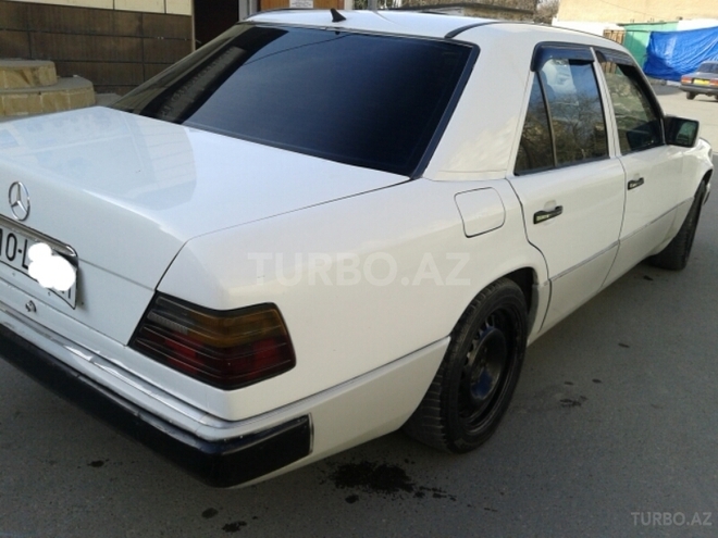 Mercedes E 200 1991, 250,000 km - 2.0 l - Bakı