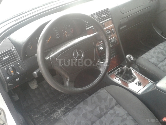 Mercedes C 200 2000, 180,000 km - 2.0 l - Şəmkir