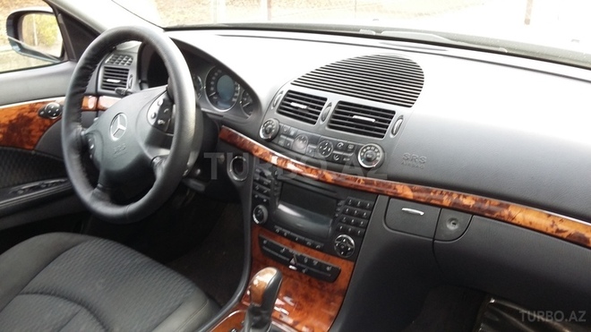 Mercedes E 240 2004, 174,253 km - 2.6 l - Bakı