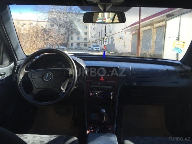 Mercedes C 200 1999, 173,000 km - 2.0 l - Bakı