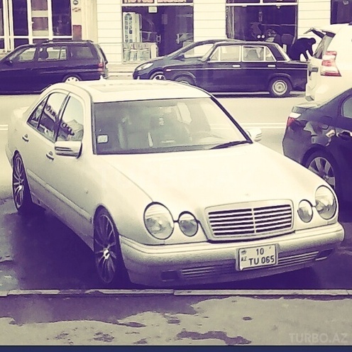 Mercedes E 320 1996, 275,000 km - 3.2 л - Bakı