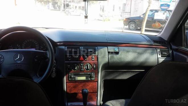 Mercedes E 220 1999, 380,000 km - 2.2 л - Bakı