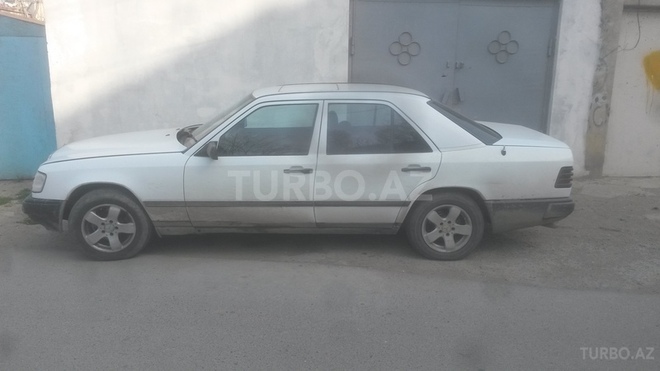 Mercedes E 300 1989, 250,000 km - 3.0 l - Bakı