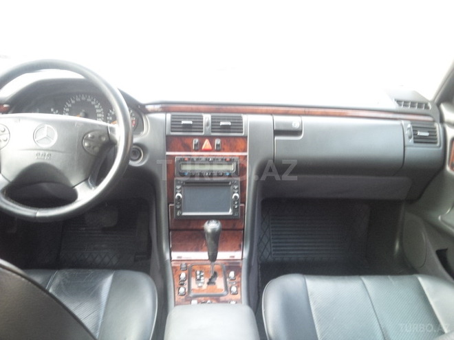 Mercedes E 240 2000, 213,540 km - 2.6 l - Bakı