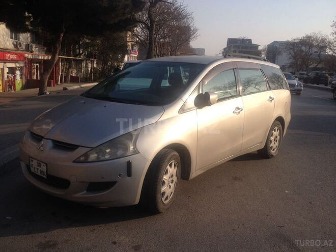 Mitsubishi Grandis 2004, 290,000 km - 2.4 л - Bakı