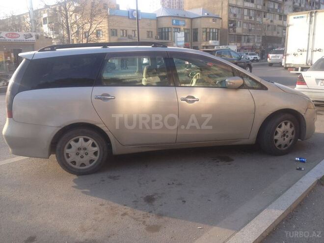 Mitsubishi Grandis 2004, 290,000 km - 2.4 л - Bakı