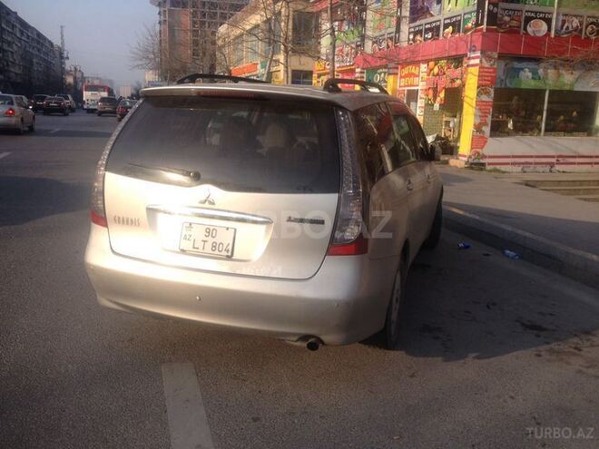 Mitsubishi Grandis 2004, 290,000 km - 2.4 л - Bakı
