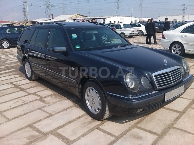 Mercedes E 240 1998, 218,000 km - 2.4 l - Sumqayıt
