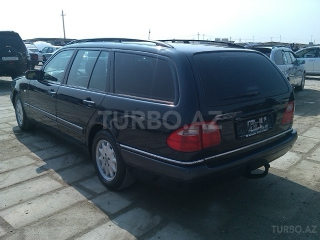 Mercedes E 240 1998, 218,000 km - 2.4 l - Sumqayıt