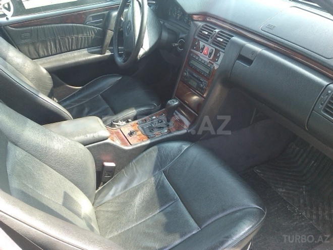 Mercedes E 240 1998, 218,000 km - 2.4 l - Sumqayıt
