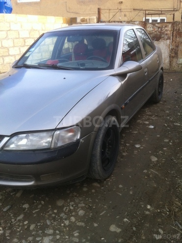 Opel Vectra 1996, 270,000 km - 2.0 l - Qusar