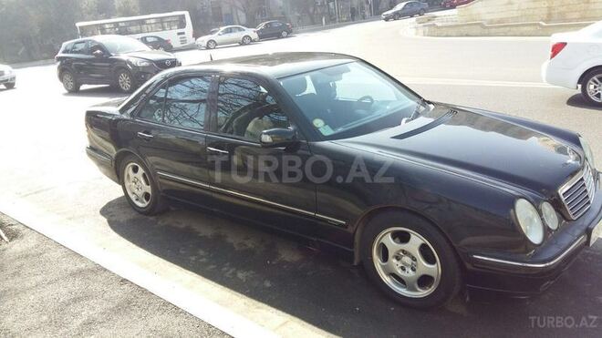 Mercedes E 200 2001, 160,000 km - 2.0 l - Bakı