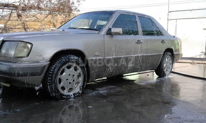 Mercedes E 230 1992, 201,000 km - 2.3 л - Bərdə