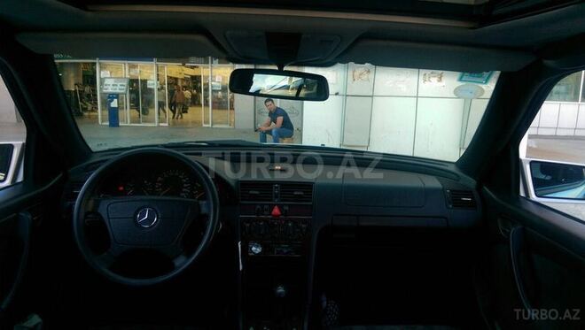 Mercedes C 220 2000, 211,000 km - 2.2 л - Bakı