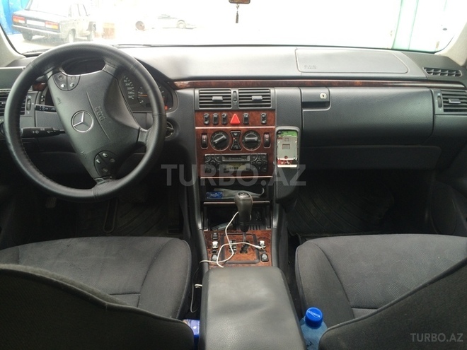 Mercedes E 270 2000, 350,000 km - 2.7 l - Bakı