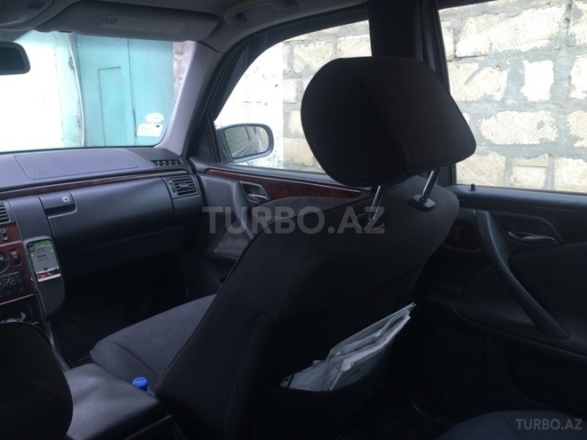 Mercedes E 270 2000, 350,000 km - 2.7 l - Bakı