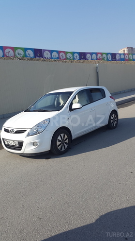 Hyundai i20 2011, 99,000 km - 1.4 l - Bakı