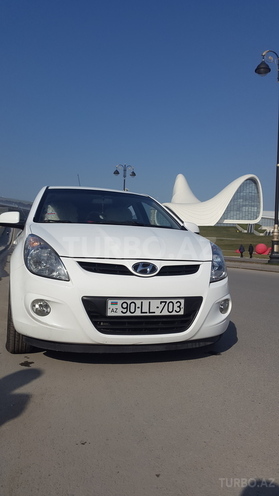 Hyundai i20 2011, 99,000 km - 1.4 l - Bakı