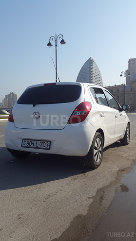 Hyundai i20 2011, 99,000 km - 1.4 l - Bakı
